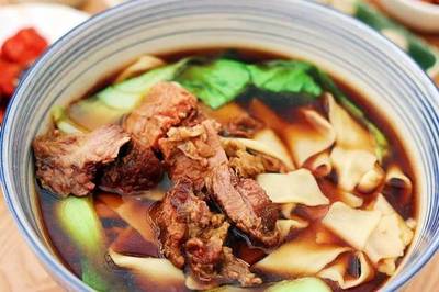 鲜城福利|这儿有碗'犊特'的板面，鲜城君先吃为敬了！牛肉板面